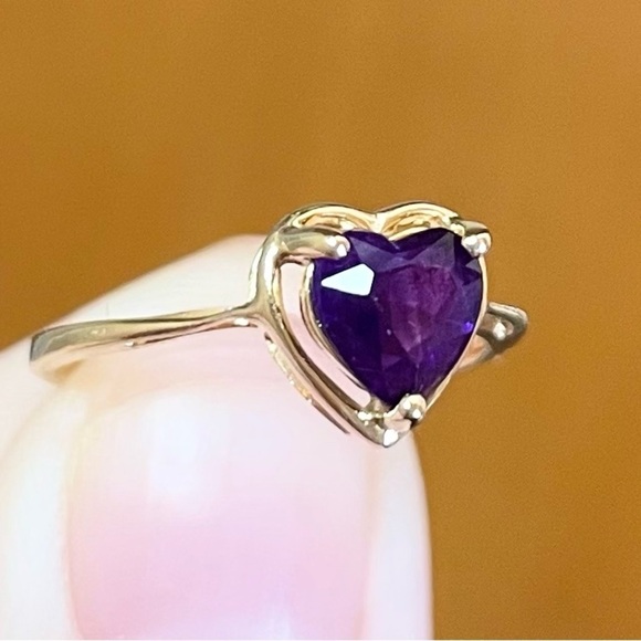 Jewelry - TL 10K Amethyst dark Purple Heart cut 6mm solid yellow gold size 5 ring​…​